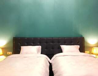 Отель Belona Hotel Кутаиси Большой двухместный номер с 1 кроватью или 2 отдельными кроватями-3